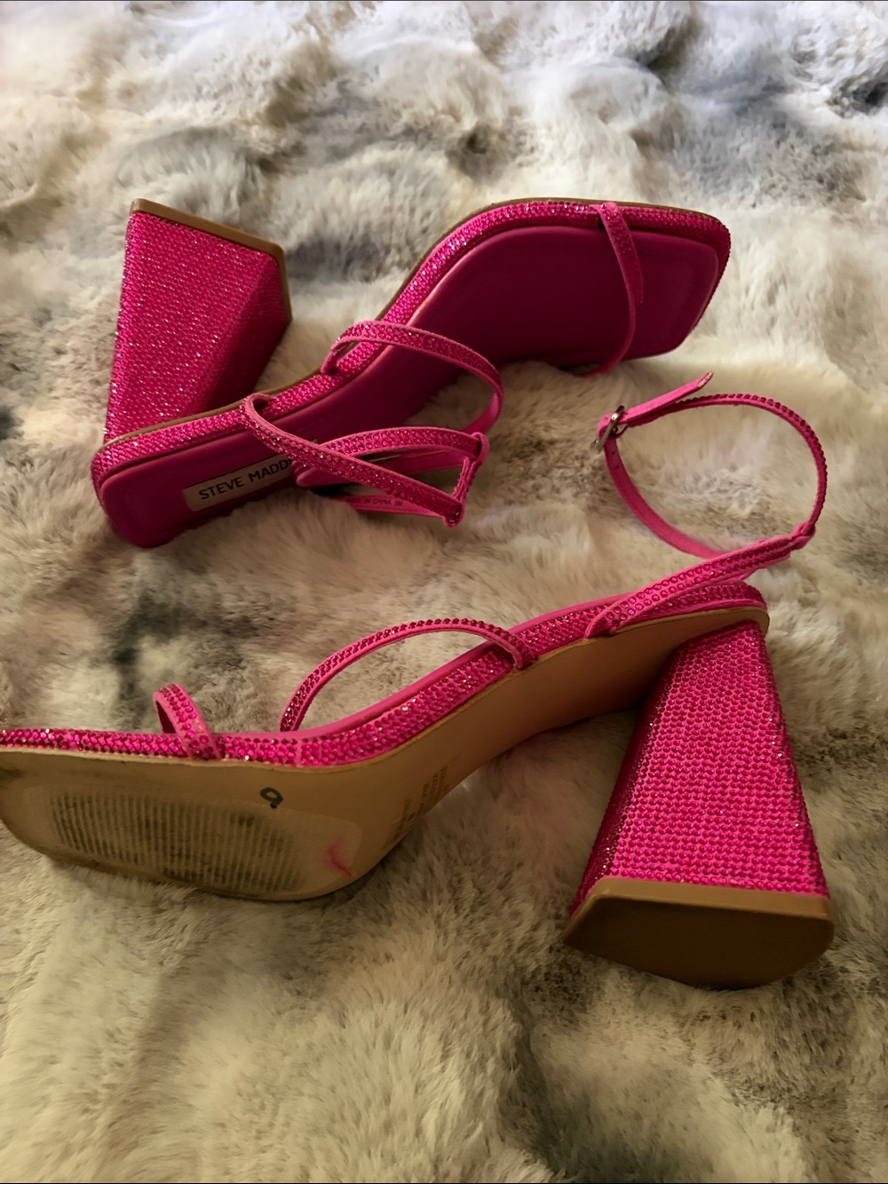 Steve Madden Hot Pink Strappy Block Heels🩷✨ - Picture 3 of 5